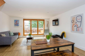 Spacious 3 Bedroom Apartment With Large Balcony